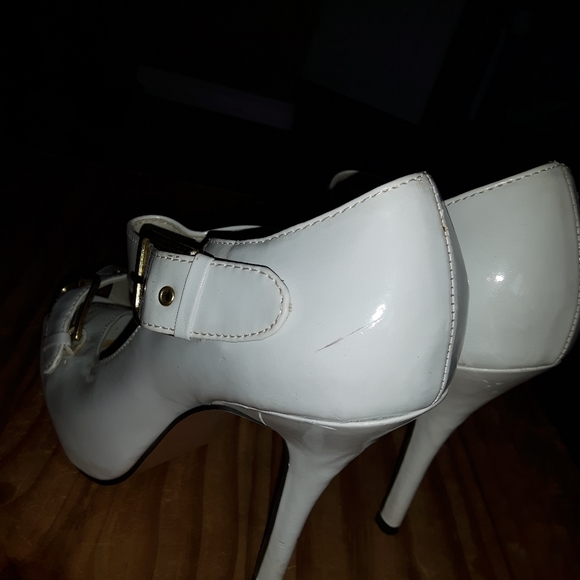 High Heeled Sandals - Picture 5 of 6